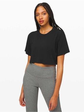 Lululemon All Yours Boyfriend Tee *Cropped (Black)